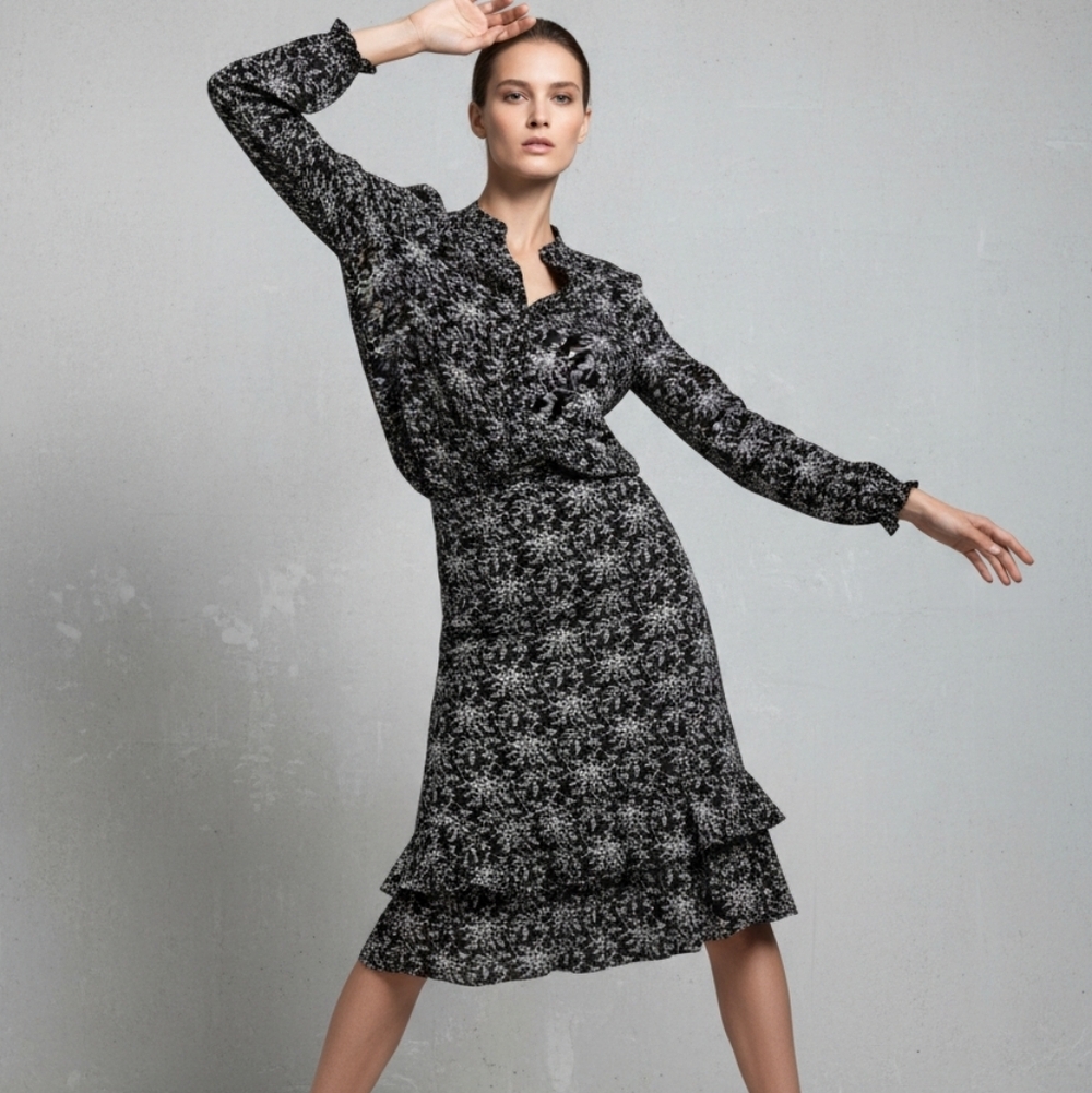 Comptoir Des Cotonniers Black and White Floral Blouse Size M Viscose